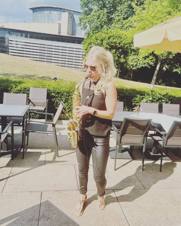 Anne La Sastra – OpenAir Saxophonistin in Hamburg mieten