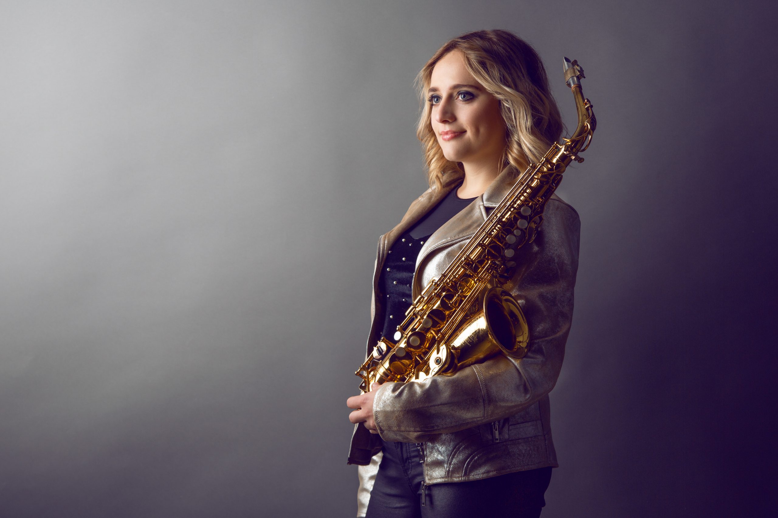 Beitragsbild von: "Gina Brese – Saxophonistin"
