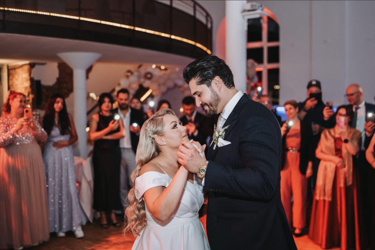 Beitragsbild von: "Eröffnungstanz auf Hochzeiten: Ein Muss oder verzichtbar?"