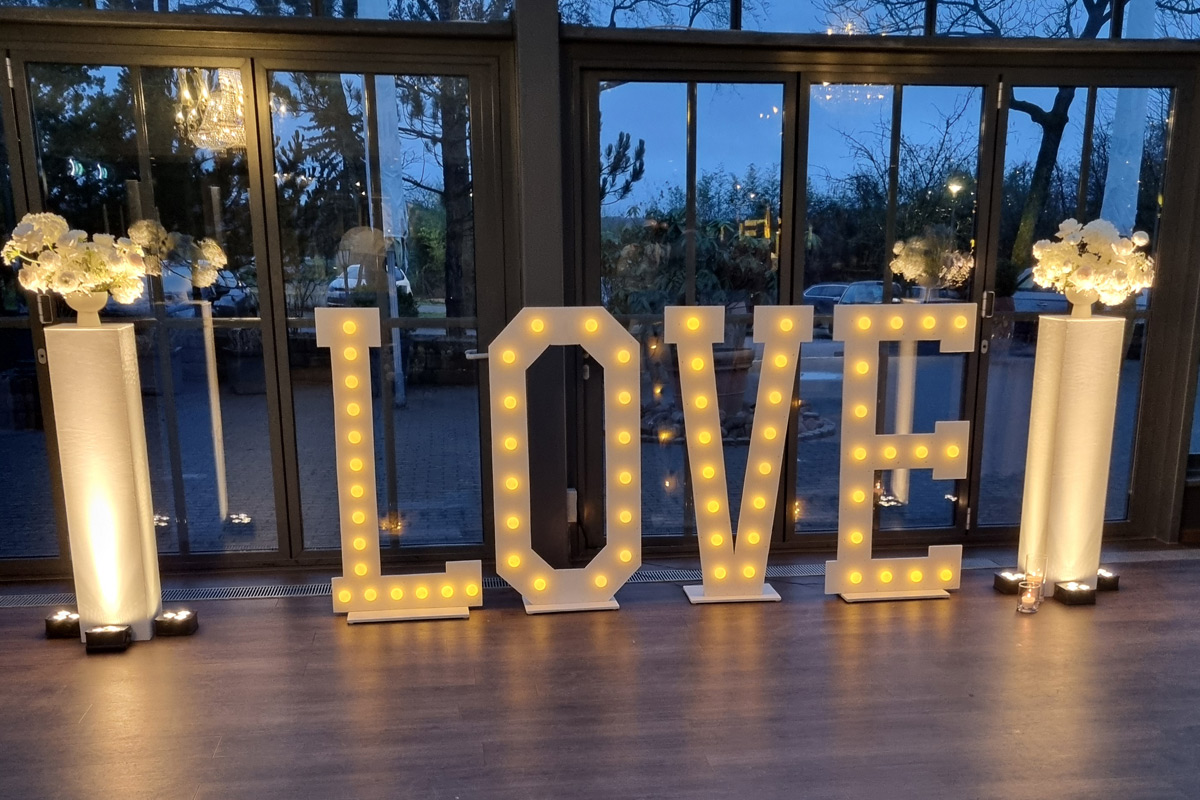 Love – Buchstaben – Hamburg